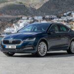 Новая Шкода Октавия 2020 -сбоку