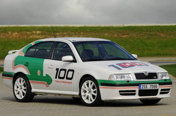 Шкода Октавия Тур RS