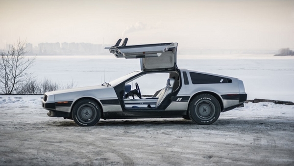 DeLorean DMC-12