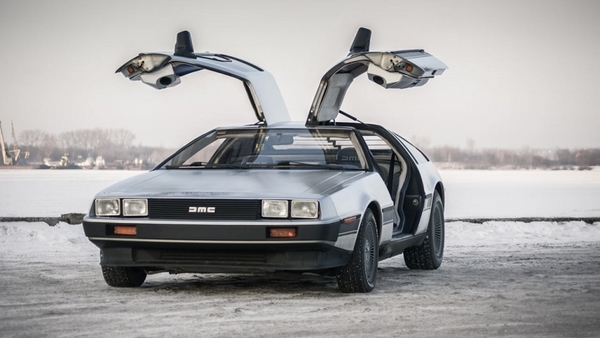 DeLorean DMC-12