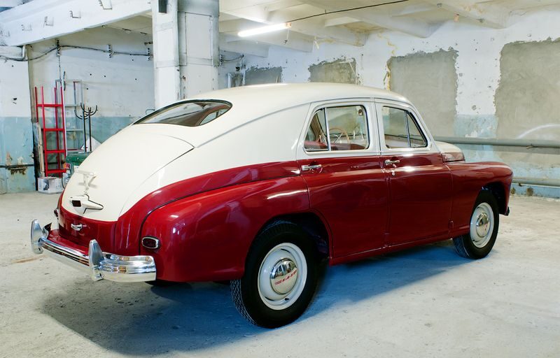 Частные коллекции Москвы: раритеты в гаражах