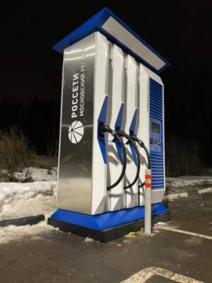 Сети быстрой зарядки: роуминг, тарифы, ночные/пиковые цены, как экономить в поездках