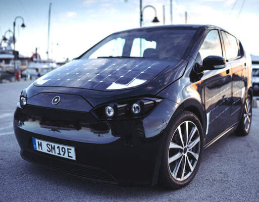 Солнечные панели на крыше электромобиля в 2025: стоит ли игра свеч?