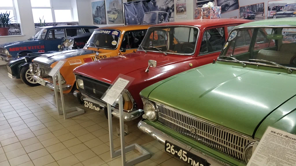 Музеи ретро-автомобилей в регионах России: куда ехать, что смотреть и как планировать поездку