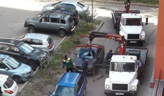 Остановка/стоянка во дворах: разметка, шлагбаумы, эвакуация (2025)