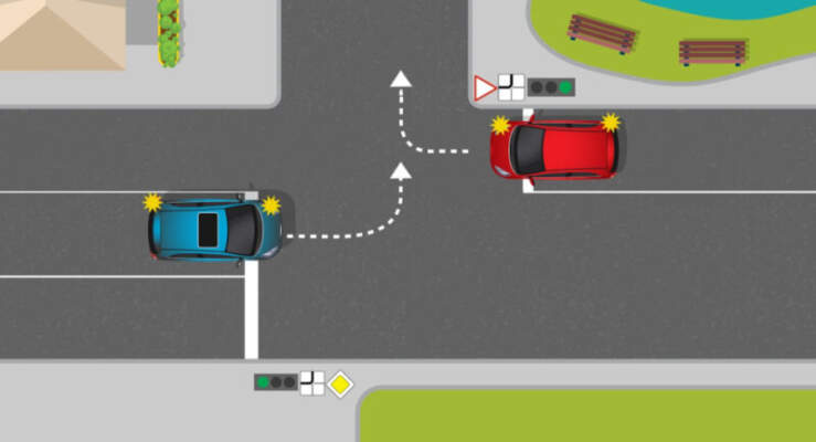 Поворот налево на Т‑образных: редкие исключения в ПДД 2025