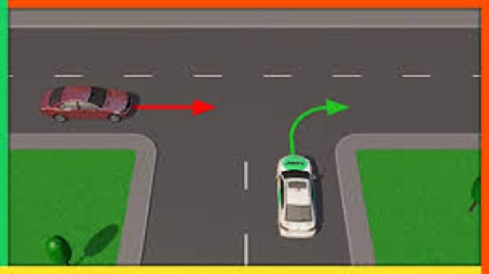 Поворот налево на Т‑образных: редкие исключения в ПДД 2025